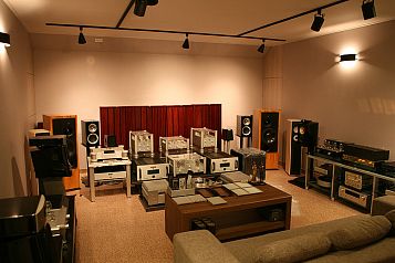  (HIFI Club automated interior)