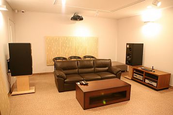  (HIFI Club automated interior)